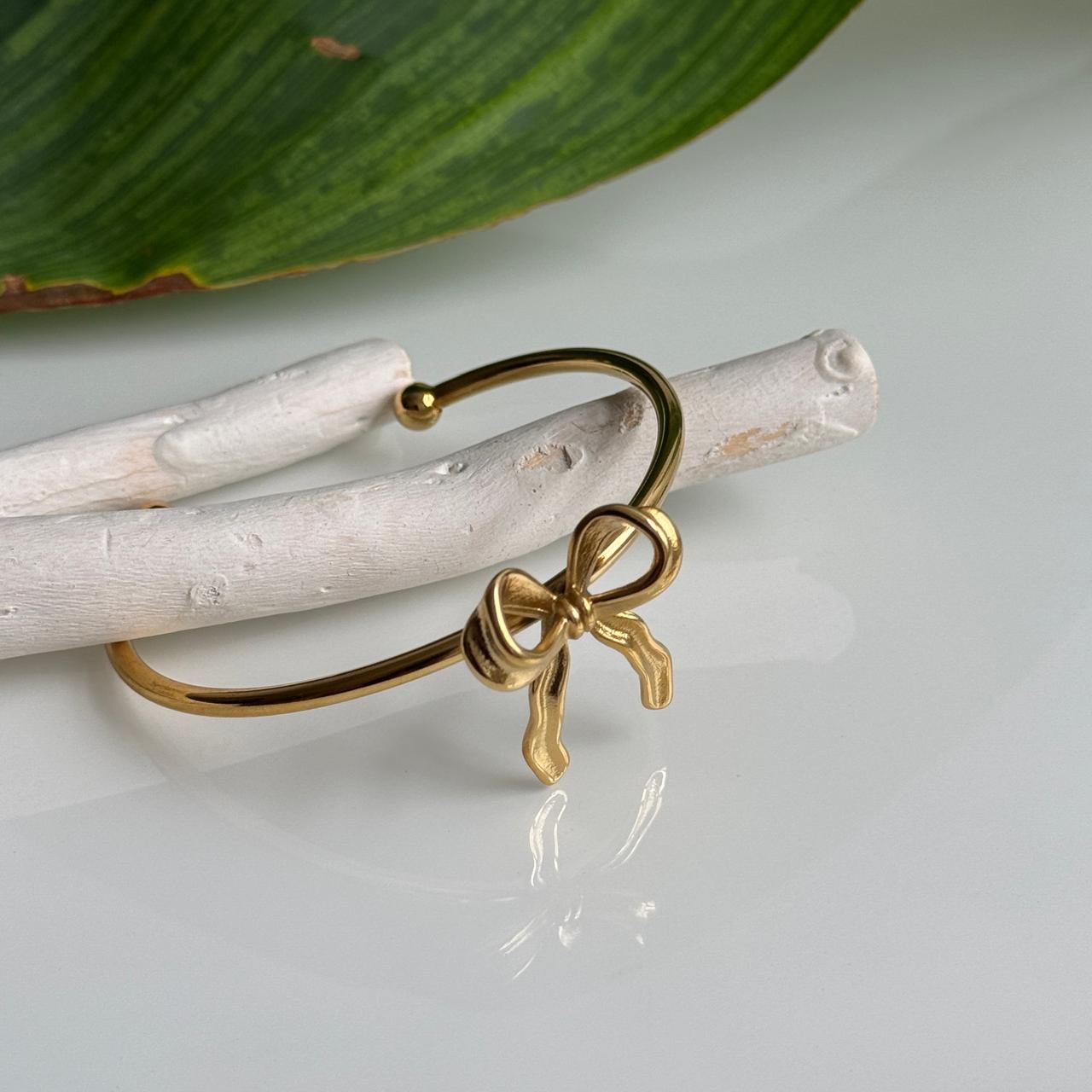 Bow Bangle